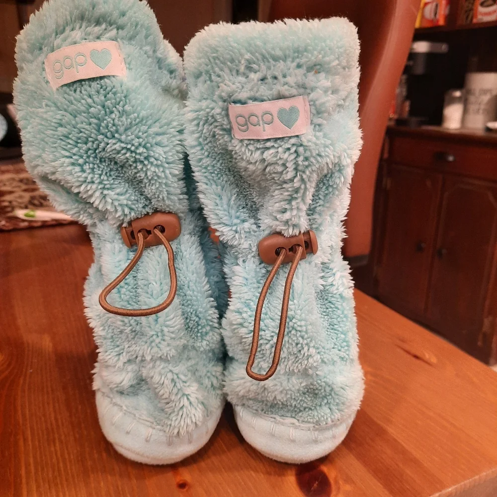 Gap Kids/ girls house slippers/ Booties